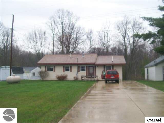 1065 Radov Road Gladwin, MI 48624 - Photo 1 of 9 1768558.JPG