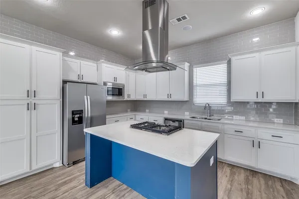 $3,575 | 2633 La Altura Lane, Dallas, TX 75212