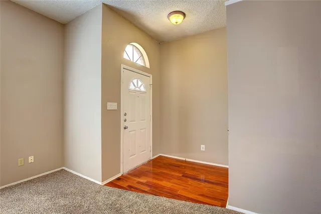 a view of a livingroom with window