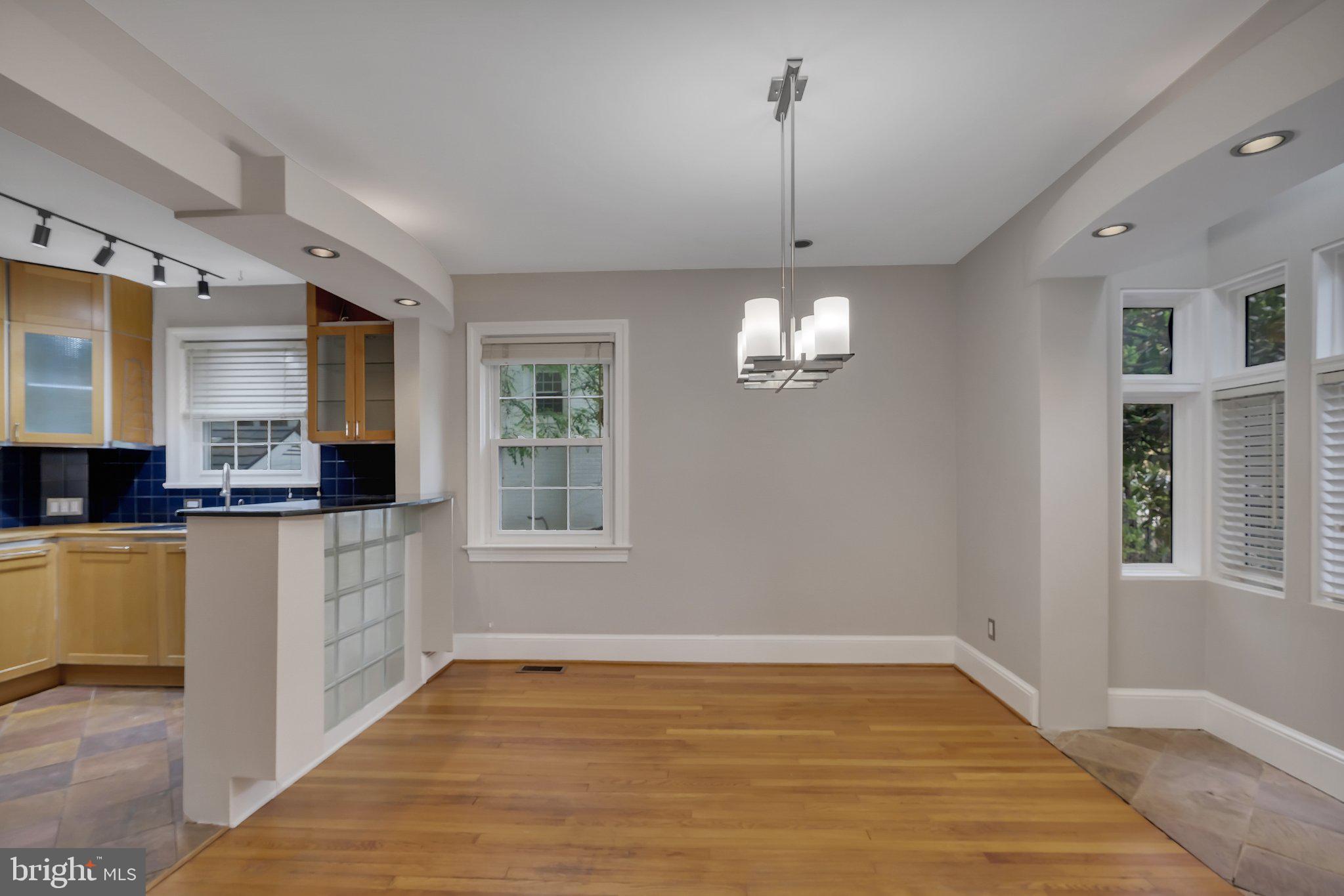 1706 North Glebe Road Arlington, VA 22207 - Photo 9 of 36 Bright and airy open space design.