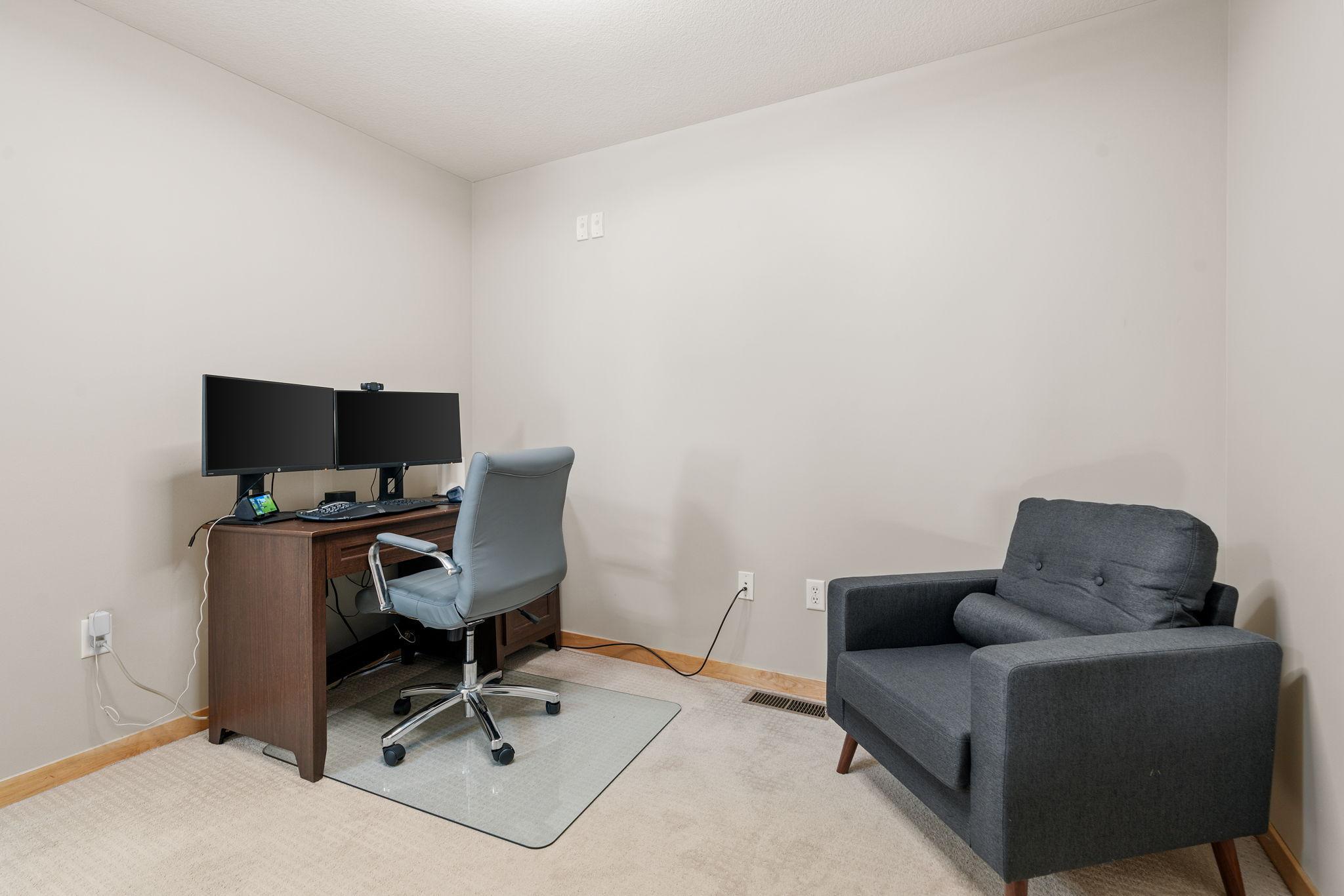 294 Spring Street St. Paul, MN 55102 - Photo 14 of 27