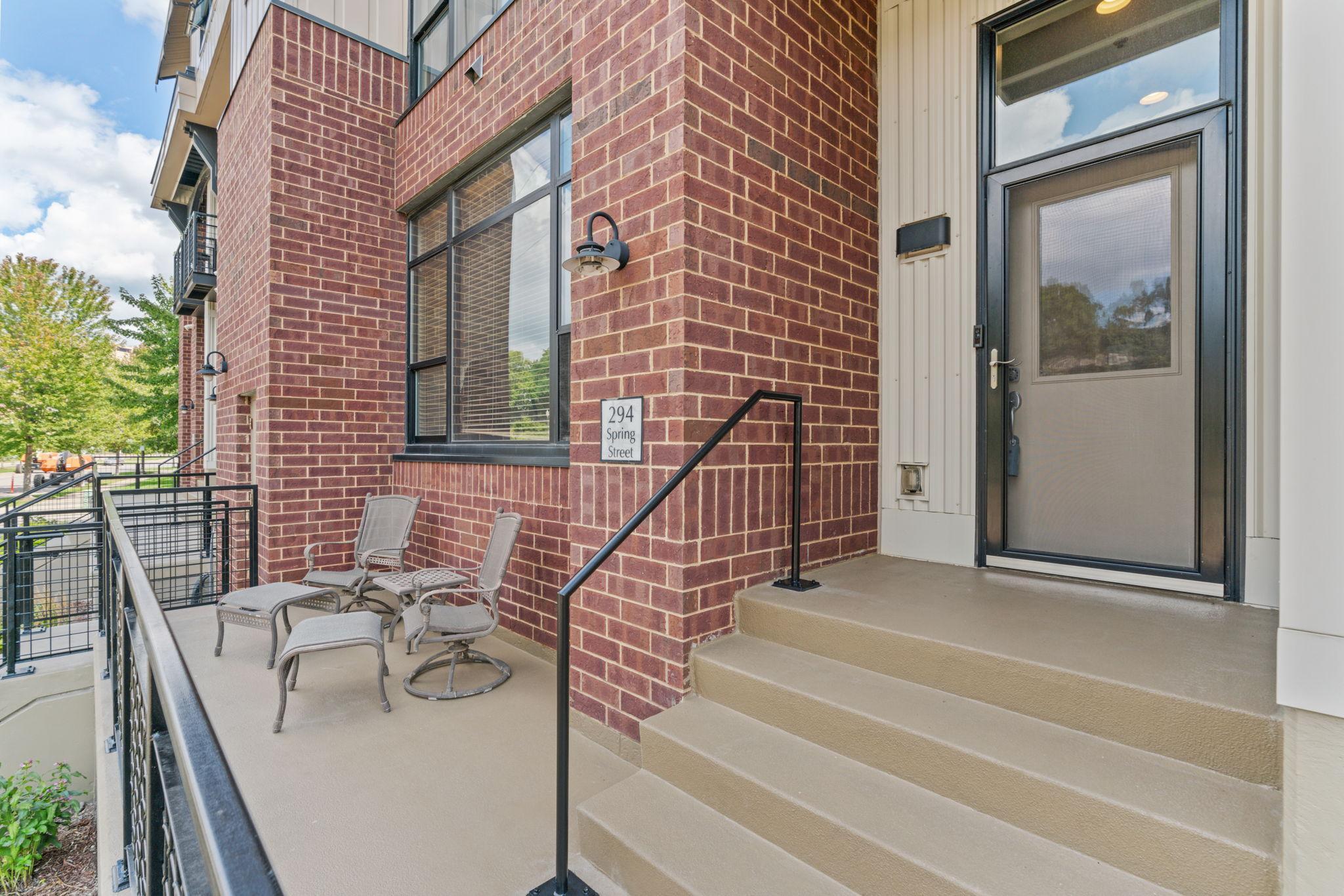 294 Spring Street St. Paul, MN 55102 - Photo 2 of 27