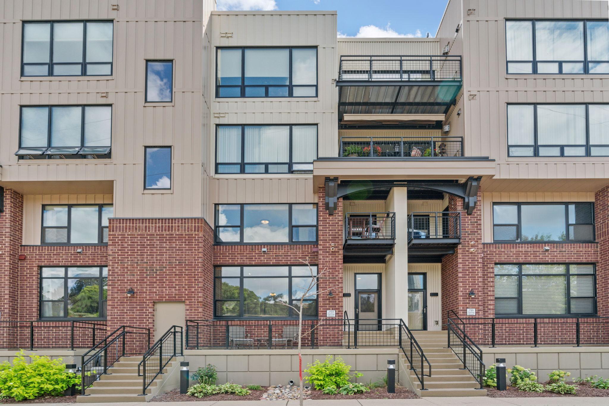 294 Spring Street St. Paul, MN 55102 - Photo 3 of 27