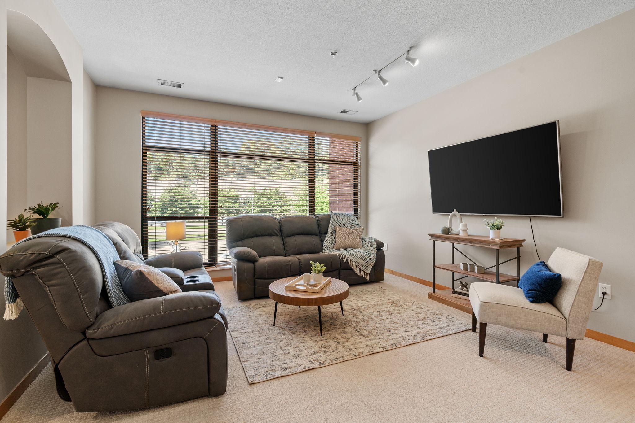 294 Spring Street St. Paul, MN 55102 - Photo 5 of 27