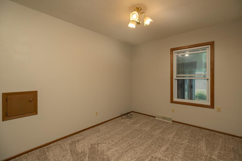 2431 24th Street Northwest Rochester, MN 55901 - Photo 22 of 37
