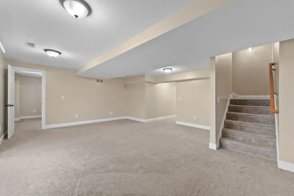 $550,000 | 17 Blackstone Circle, Le Claire, IA 52753