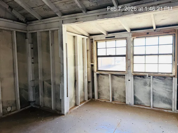 $25,000 | 914 South Texas Avenue, Sundown, TX 79372
