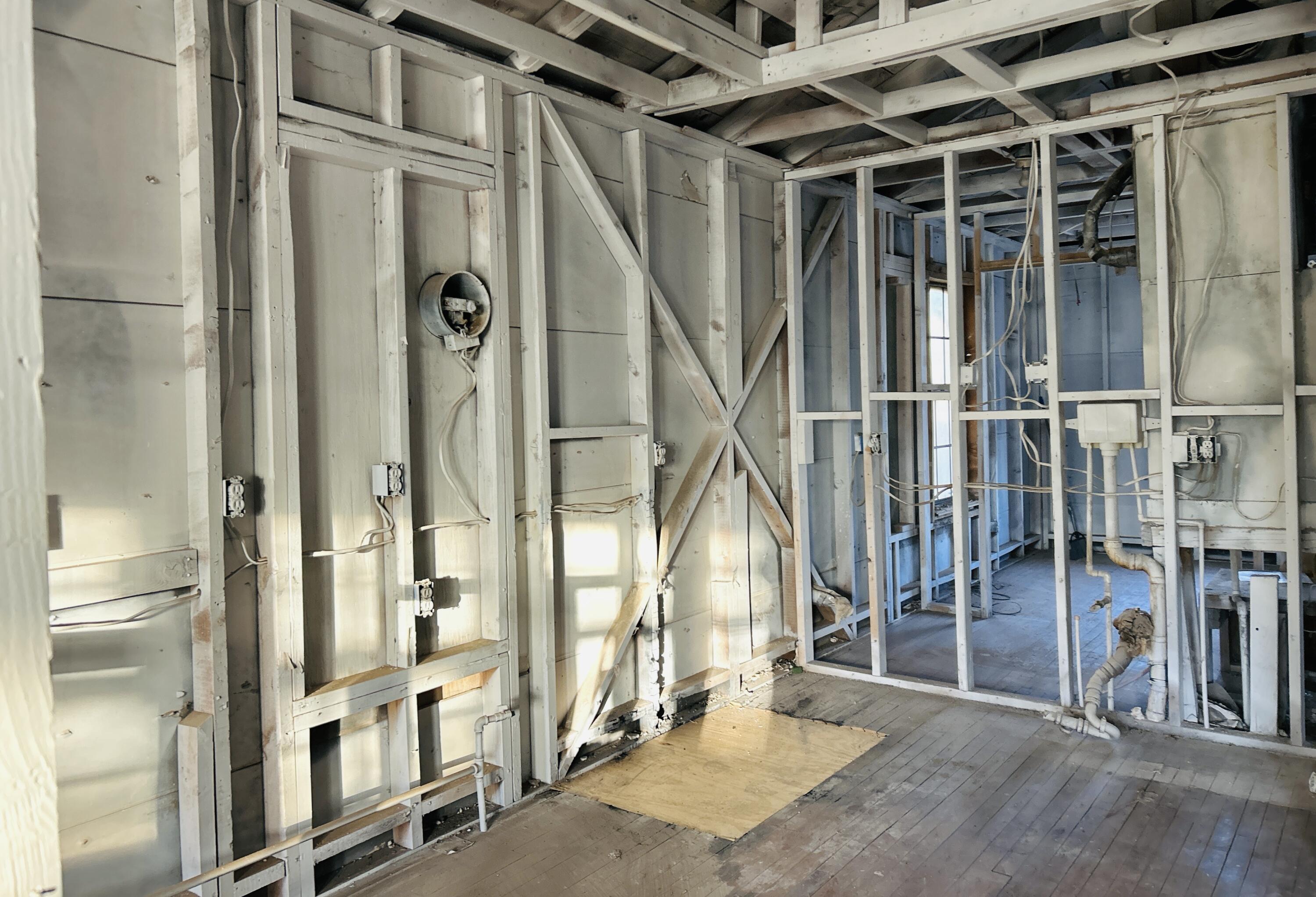 914 South Texas Avenue Sundown, TX 79372 - Photo 6 of 9 IMG_7858