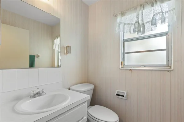 $99,900 | 401 De Grasse Place, Unit 18, Sun City Center, FL 33573