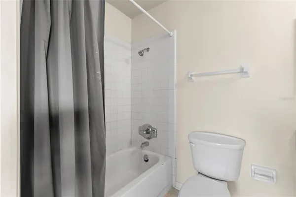 $99,900 | 401 De Grasse Place, Unit 18, Sun City Center, FL 33573