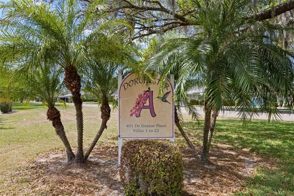 $99,900 | 401 De Grasse Place, Unit 18, Sun City Center, FL 33573