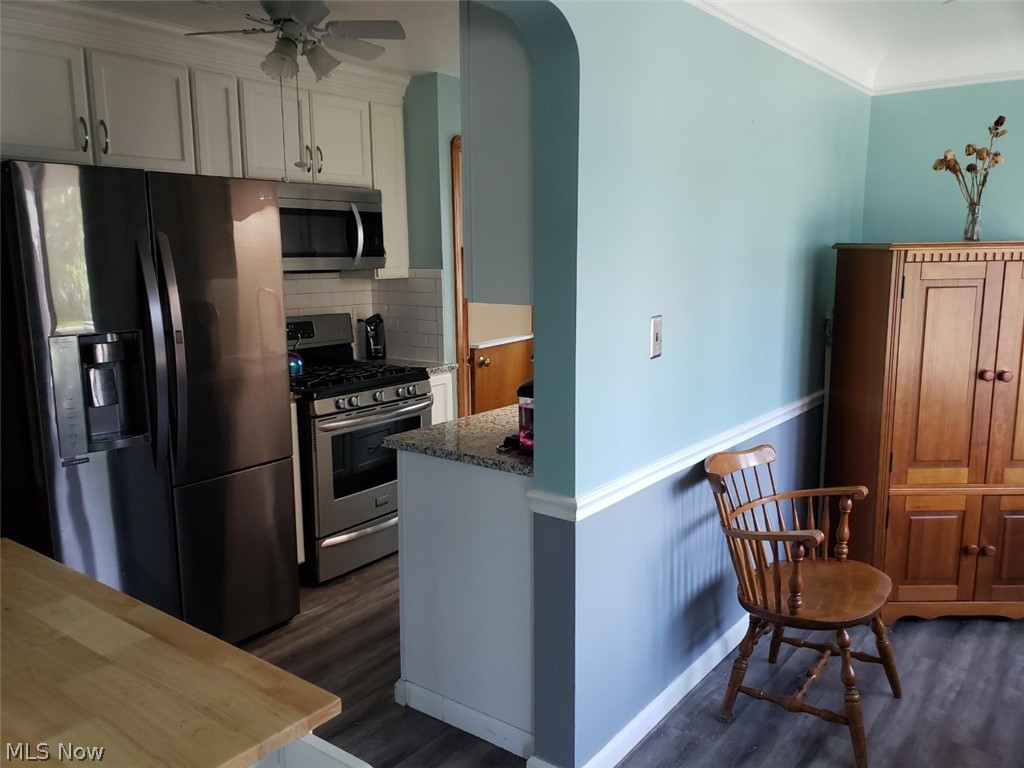 6907 Ridgewood Avenue Parma, OH 44129 - Photo 10 of 21