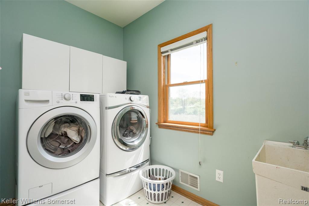 227 Locust Point Howell, MI 48843 - Photo 22 of 45