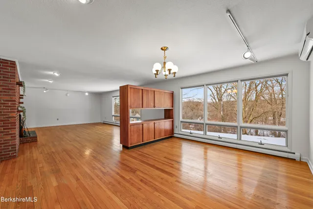 $449,900 | 43 Palomino Drive, Pittsfield, MA 01201