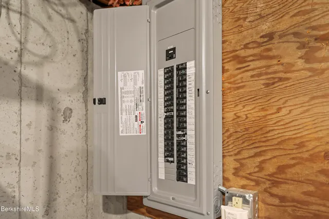 $449,900 | 43 Palomino Drive, Pittsfield, MA 01201