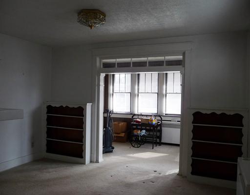 102 Sarah Street McKees Rocks, PA 15136 - Photo 11 of 17 Living Room.