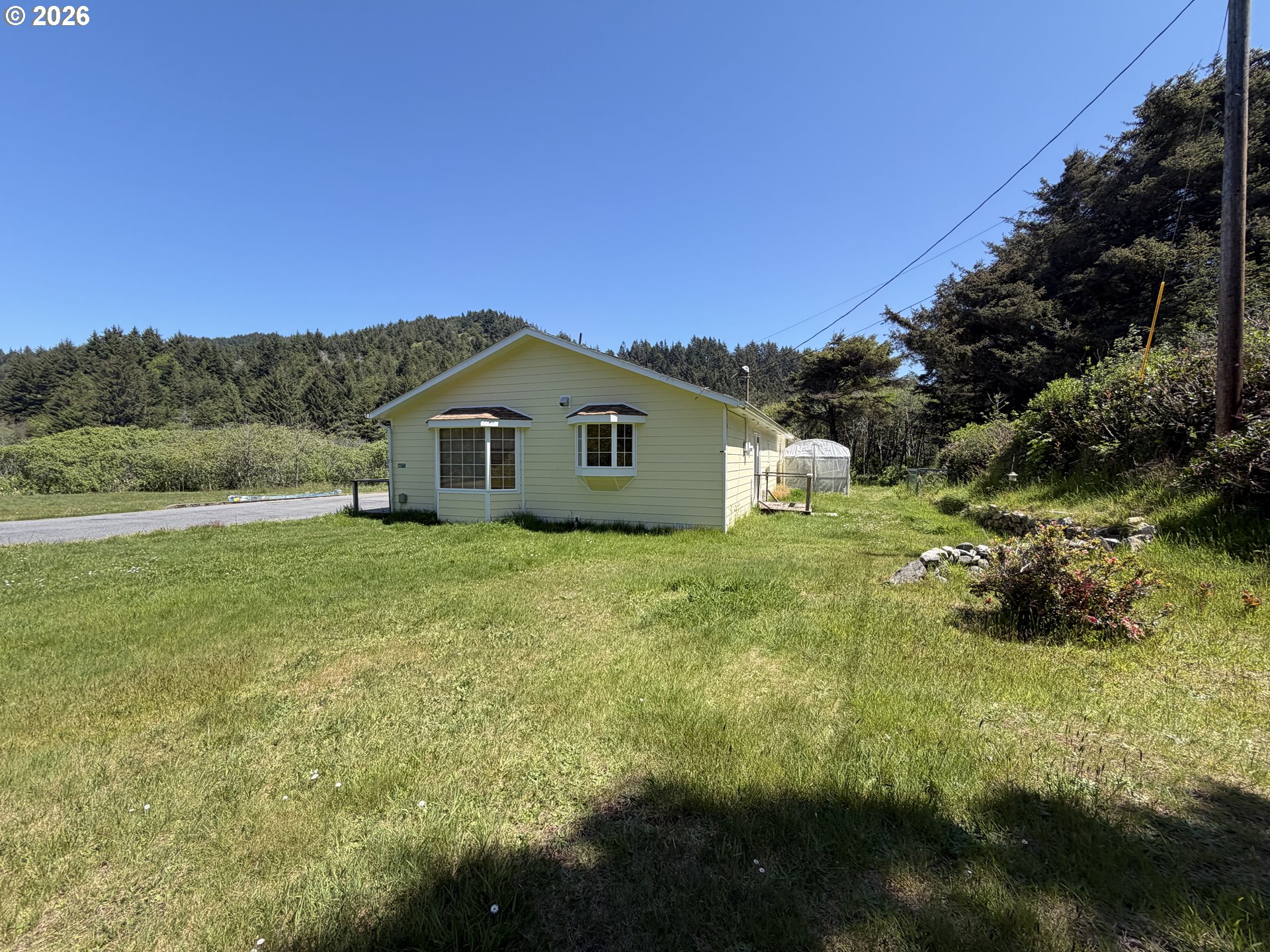 34271 Ophir Road Gold Beach, OR 97444 - Photo 5 of 43
