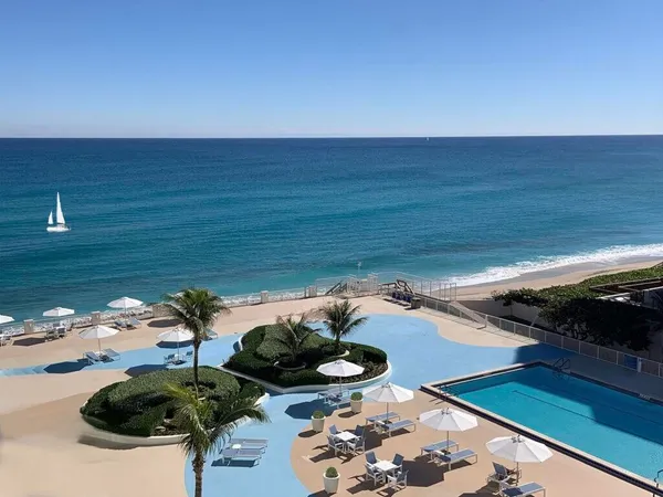 $9,000 | 3546 South Ocean Boulevard, Unit 216, South Palm Beach, FL 33480