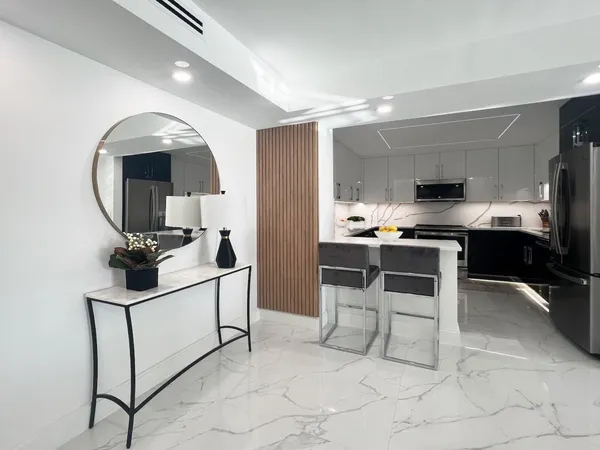 $9,000 | 3546 South Ocean Boulevard, Unit 216, South Palm Beach, FL 33480