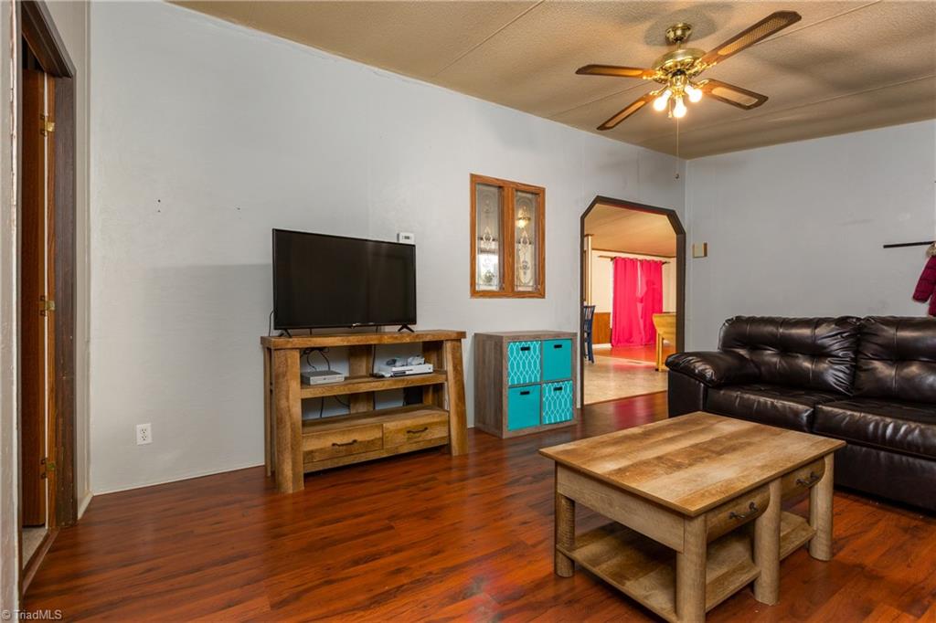 4141 Salem Church Road Denton, NC 27239 - Photo 11 of 30 Gallery Image 11