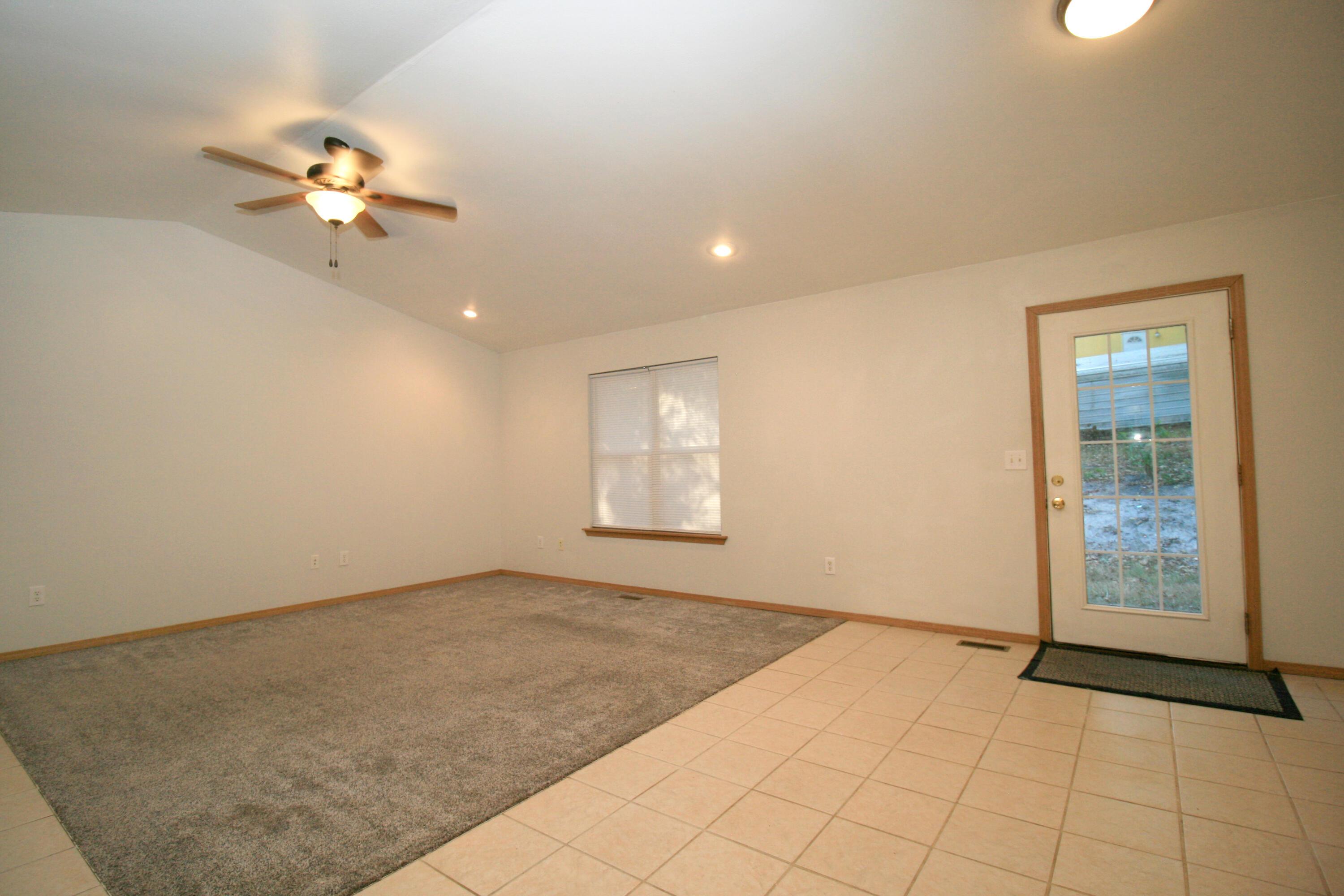 4040 Poplar Road Merriam Woods, MO 65740 - Photo 8 of 17 living