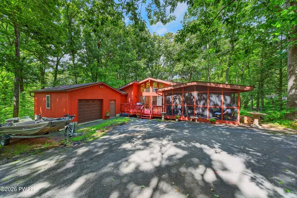 $299,500 | 505 Maple Ridge Drive, Hawley, PA 18428