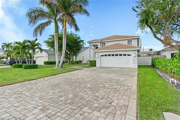 $5,200 | 523 103rd Avenue North, Naples, FL 34108