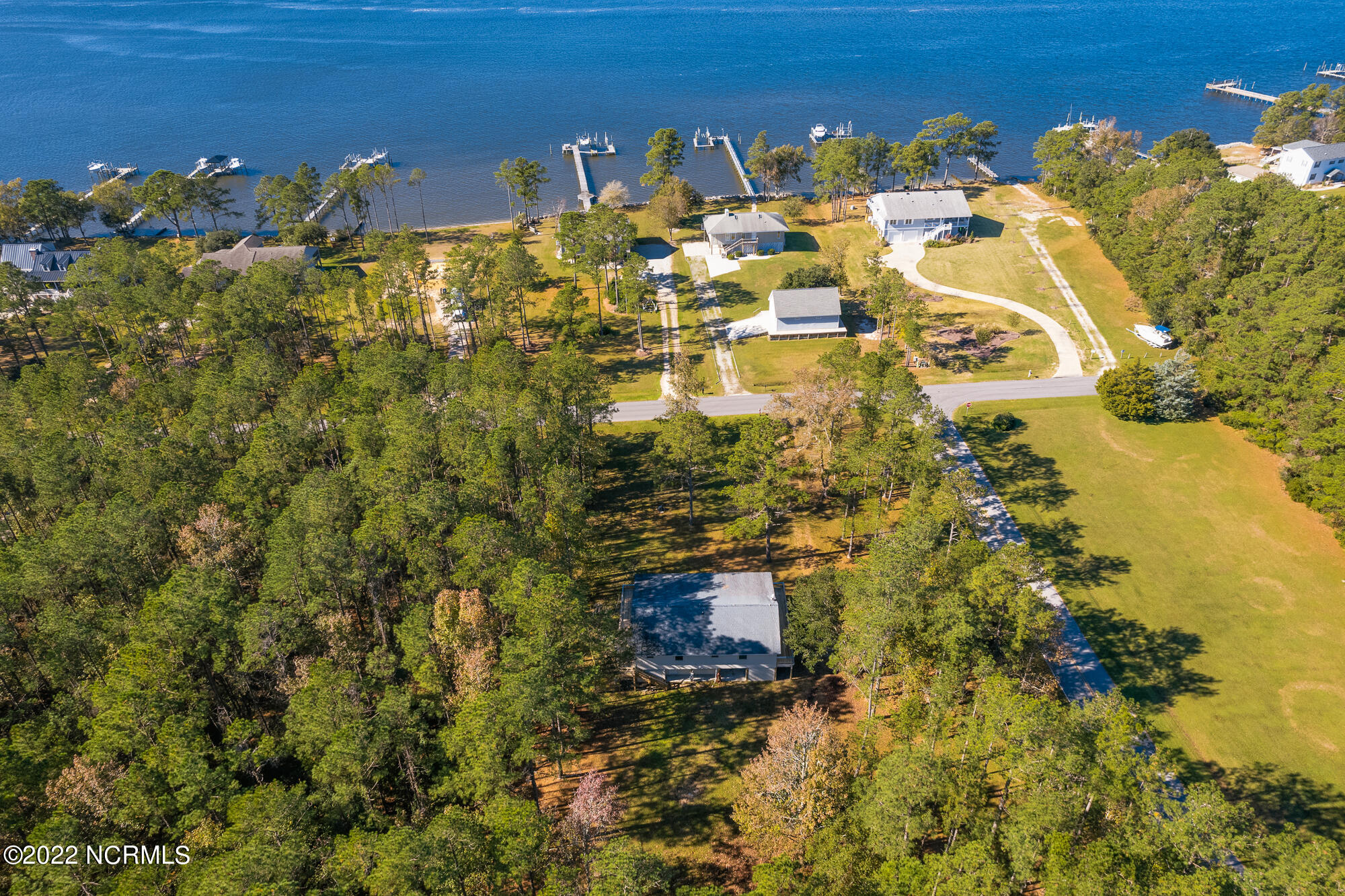 125 Thurman Road Beaufort, NC 28516 - Photo 4 of 50 125-therman-rd-7