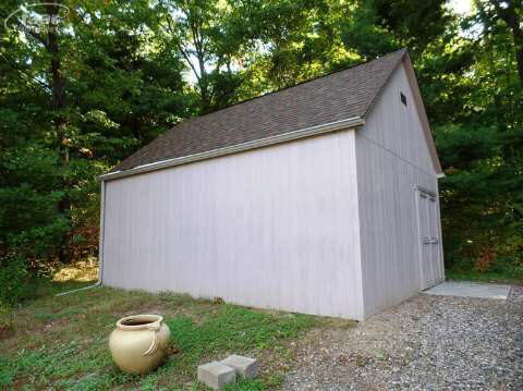960 Kent Road Ortonville, MI 48462 - Photo 6 of 34 20412854-5.JPG