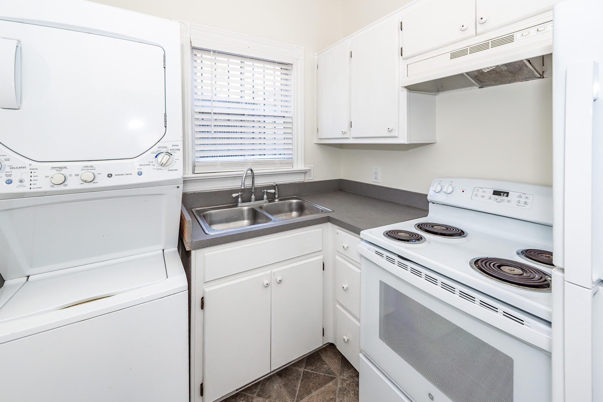 34 Amherst Street, Unit A & B Charleston, SC 29403 - Photo 7 of 48 07