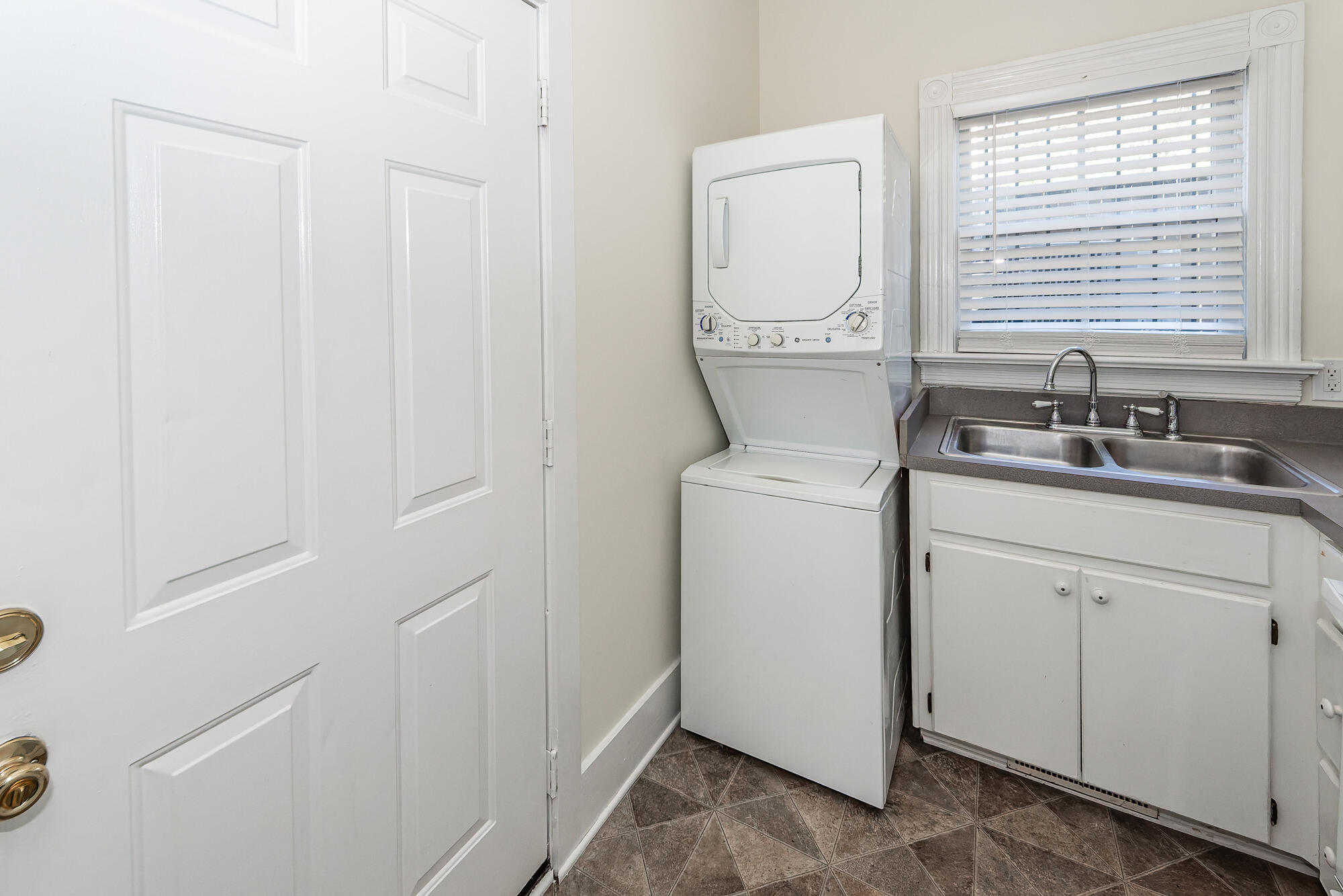 34 Amherst Street, Unit A & B Charleston, SC 29403 - Photo 9 of 48 09