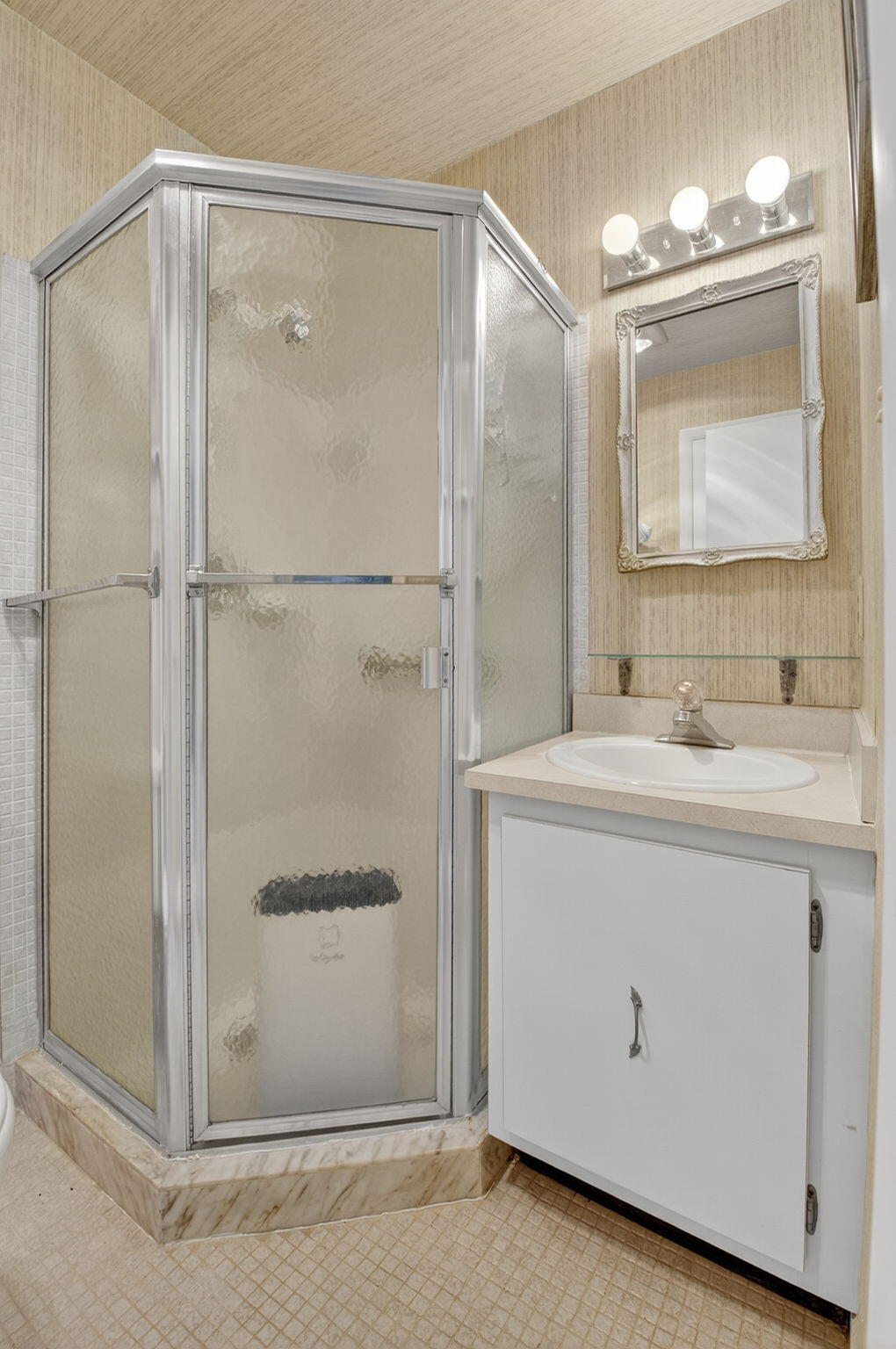 13761 Flora Place, Unit A Delray Beach, FL 33484 - Photo 24 of 55 24-web-or-mls-024_DSC_1957