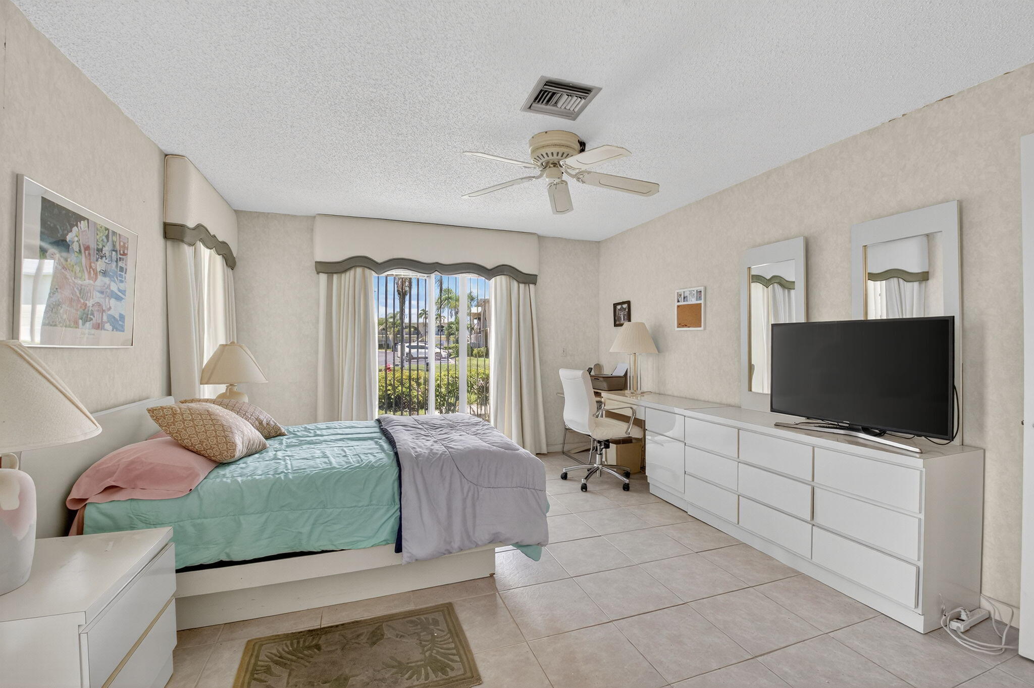 13761 Flora Place, Unit A Delray Beach, FL 33484 - Photo 26 of 55 26-web-or-mls-026_DSC_1966