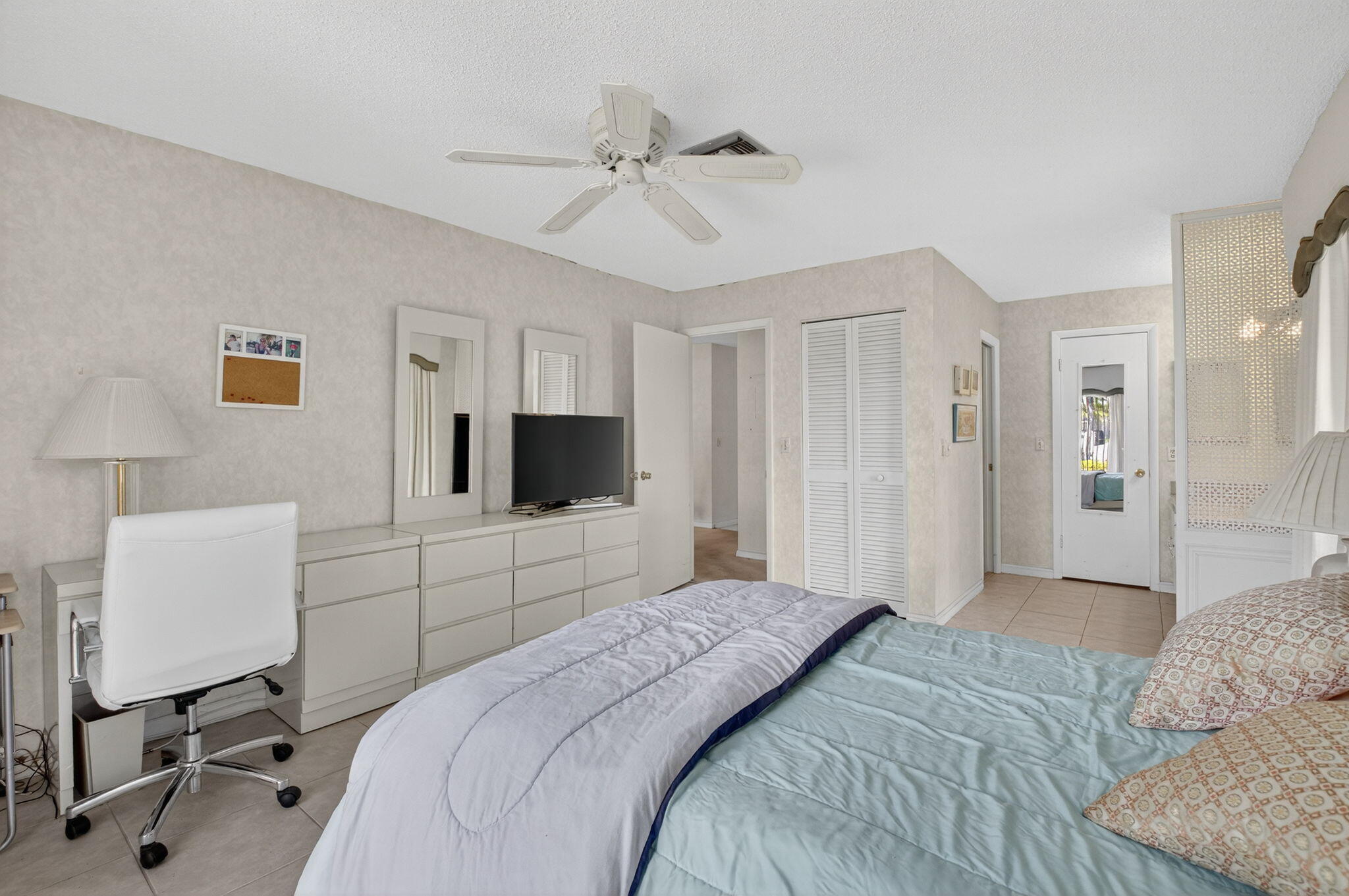 13761 Flora Place, Unit A Delray Beach, FL 33484 - Photo 27 of 55 27-web-or-mls-027_DSC_1975
