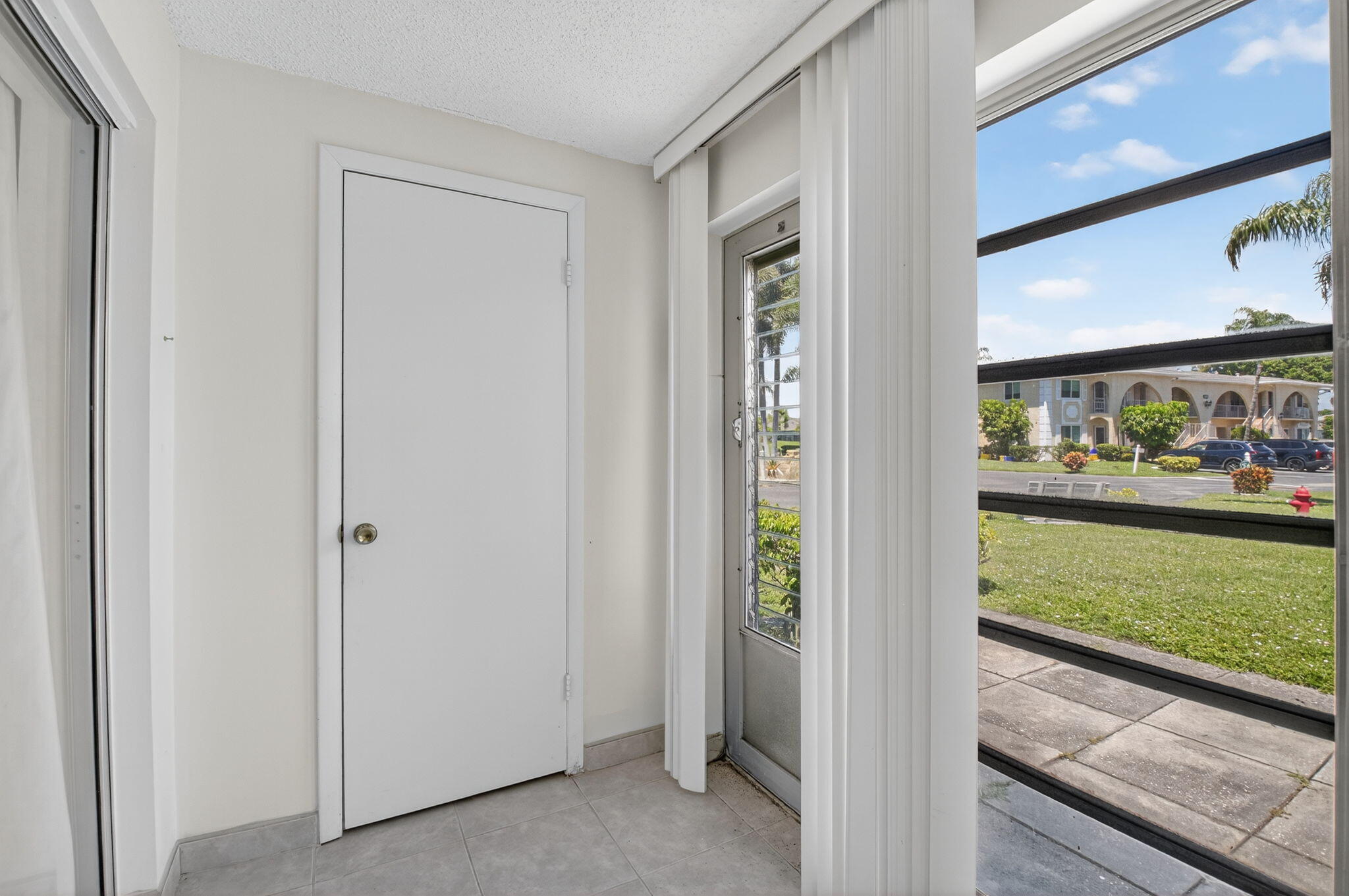 13761 Flora Place, Unit A Delray Beach, FL 33484 - Photo 33 of 55 33-web-or-mls-033_DSC_2002