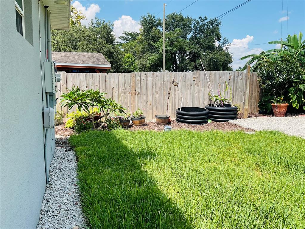 515 5th Street South Dundee, FL 33838 - Photo 32 of 74 a view of a bench in the garden