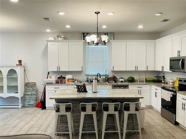 $329,900 | 515 5th Street South, Dundee, FL 33838