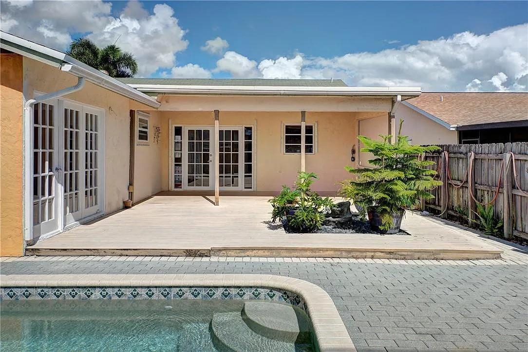 548 Northwest 54th Street Boca Raton, FL 33487 - Photo 1 of 4