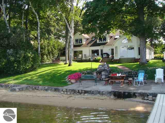 829 South Long Lake Road Traverse City, MI 49685 - Photo 7 of 15 1710624-6.JPG