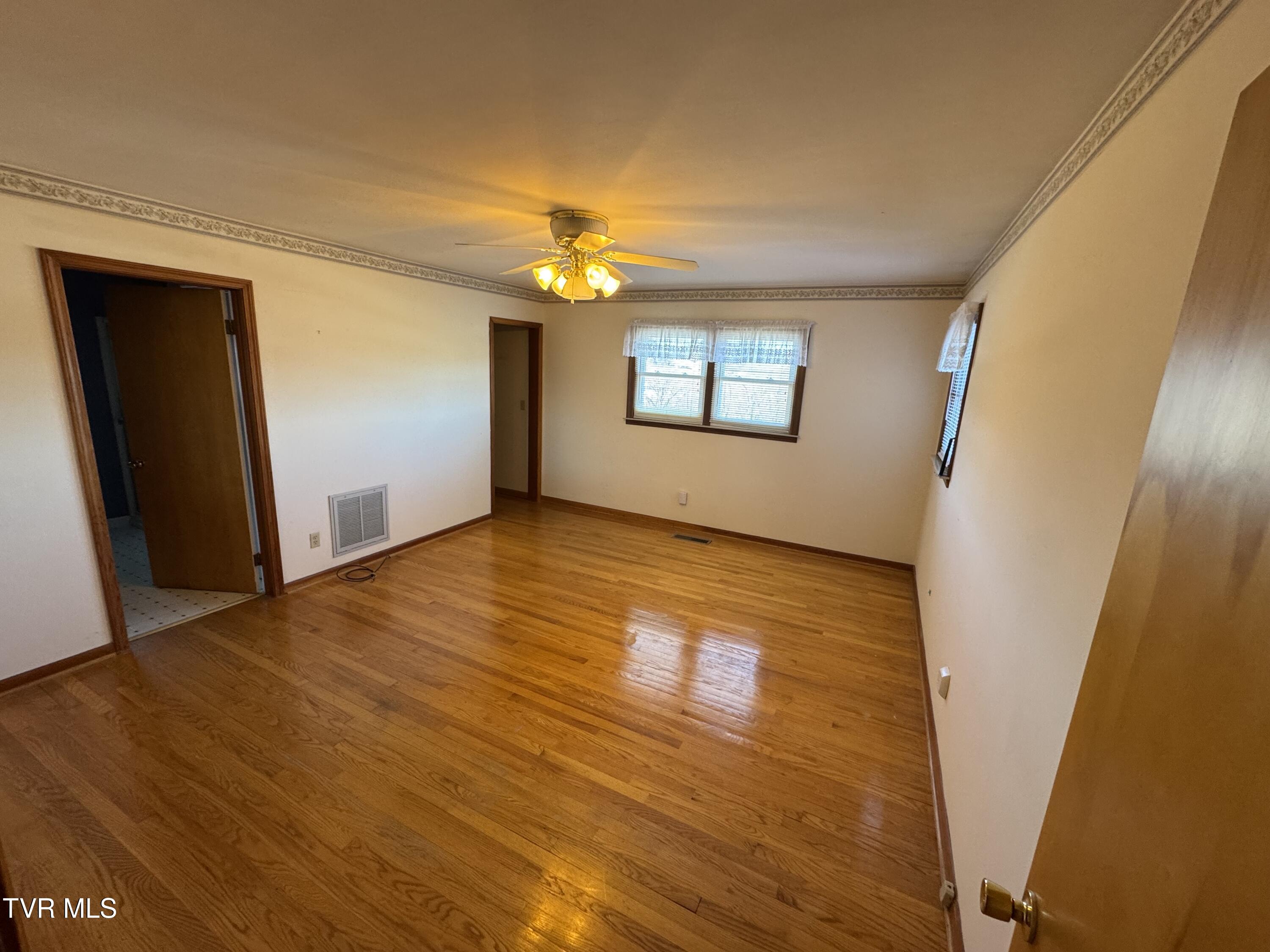 1763 Sylvan Hill Road Elizabethton, TN 37643 - Photo 6 of 13 IMG_8124