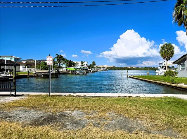 $3,800 | 530 Lillian Drive, Madeira Beach, FL 33708