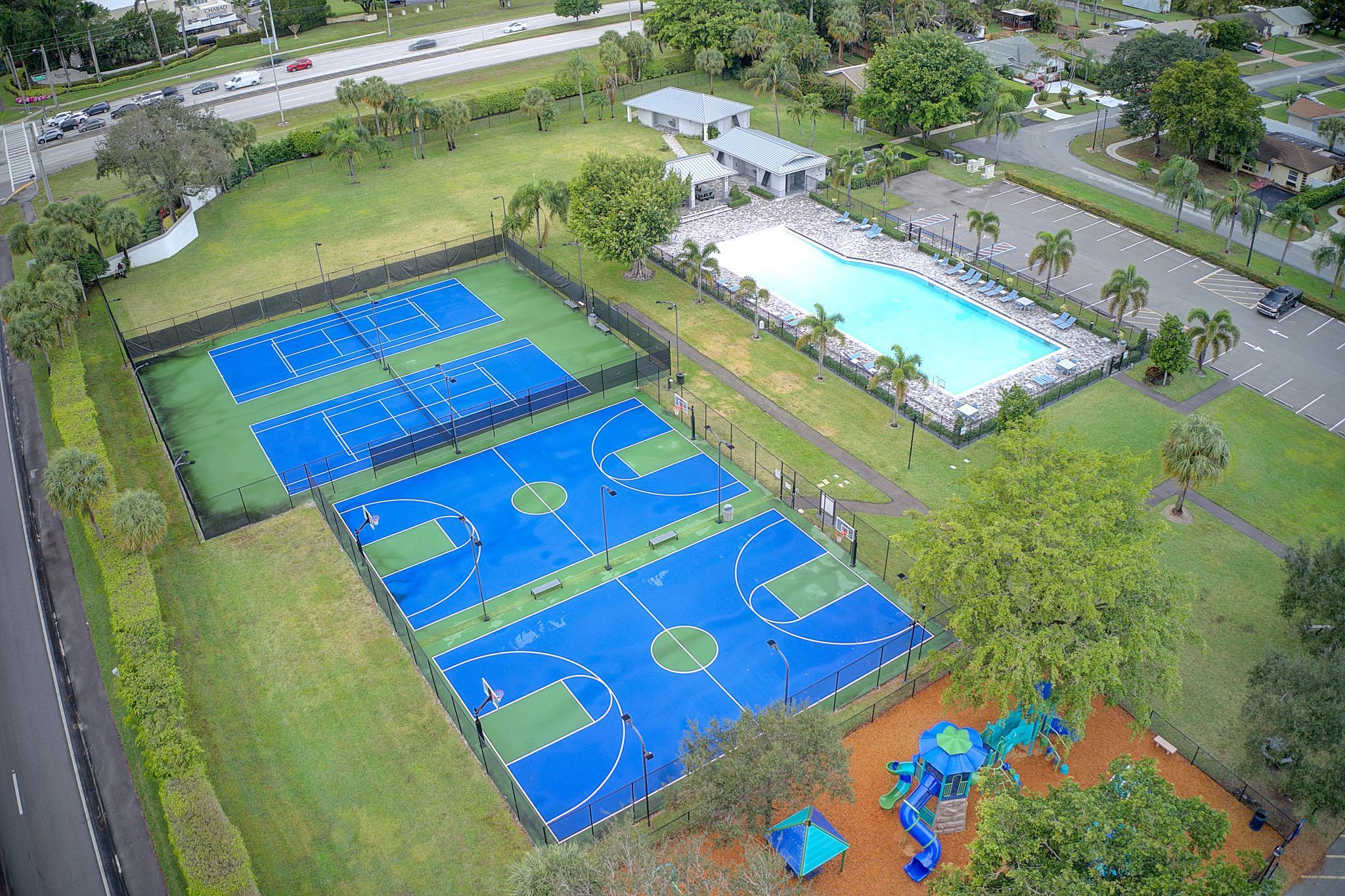 9490 Richmond Circle Boca Raton, FL 33434 - Photo 22 of 22 SOUTHWIND LAKES COMMUNITY POOL