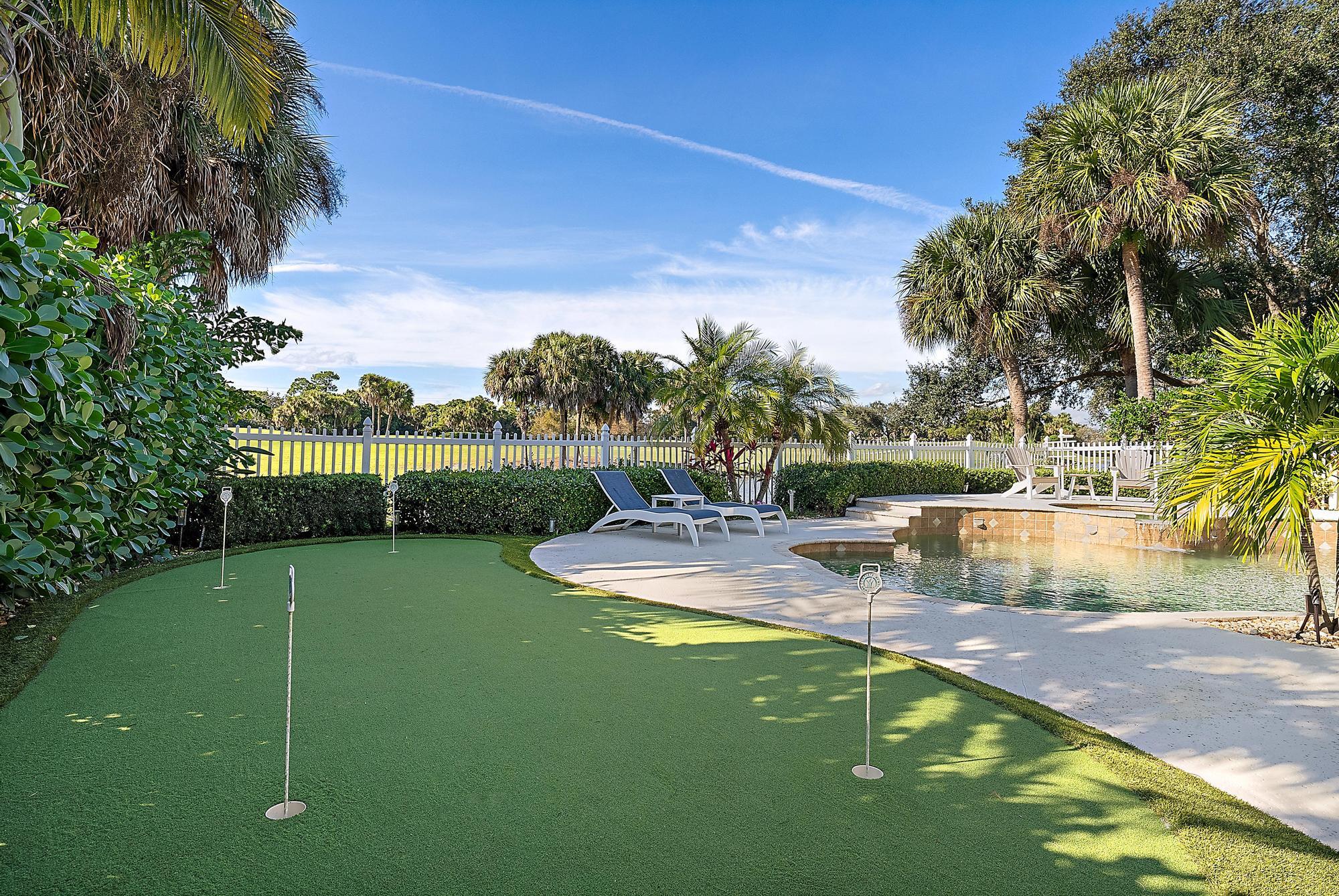 206 Barbados Drive Jupiter, FL 33458 - Photo 26 of 43 Putting Green