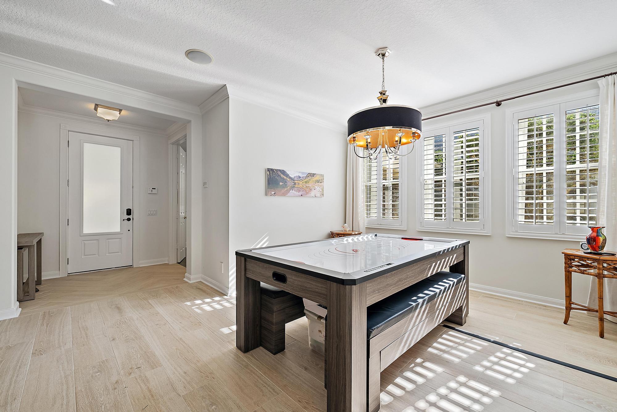 206 Barbados Drive Jupiter, FL 33458 - Photo 5 of 43 Dining Room/Entry