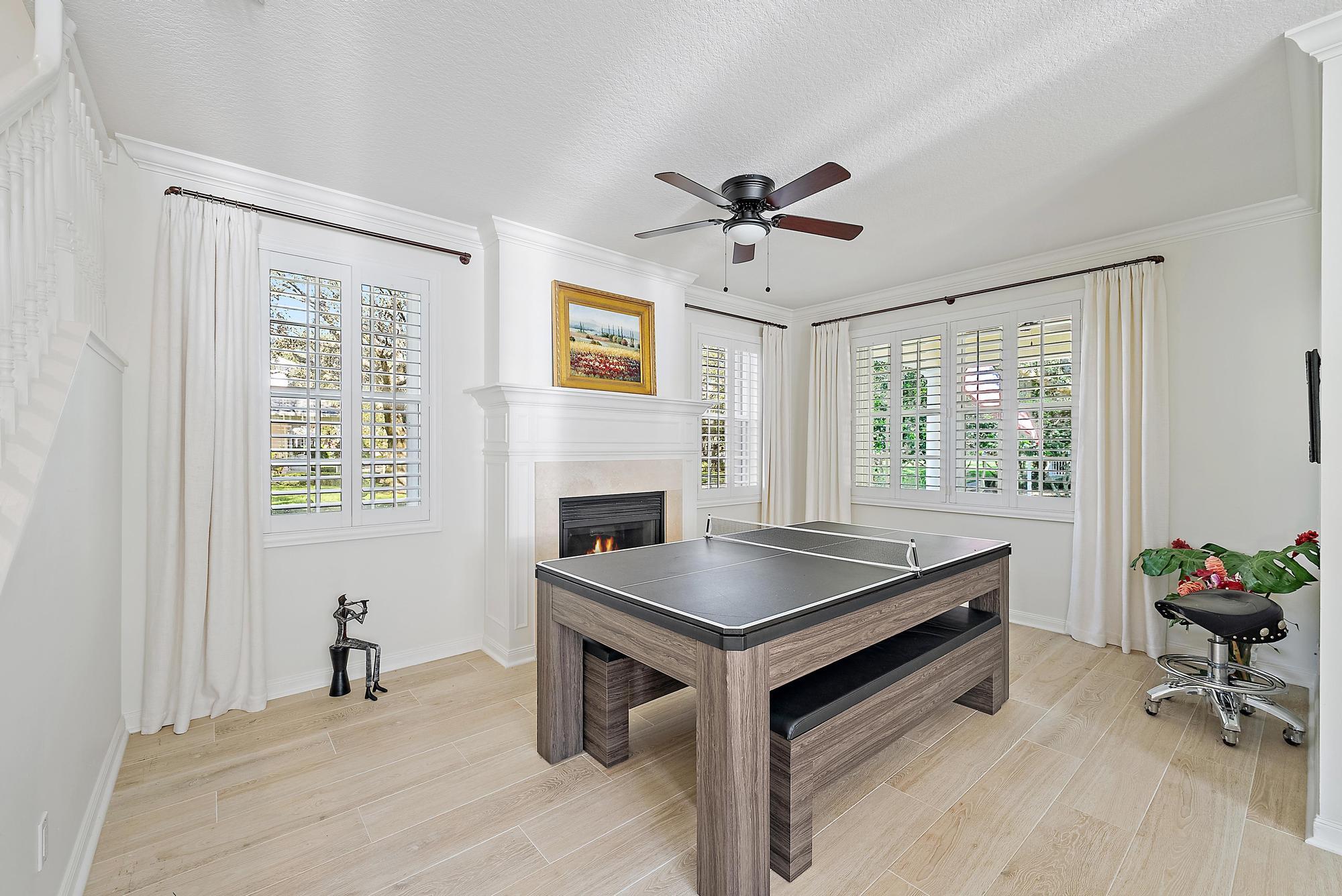 206 Barbados Drive Jupiter, FL 33458 - Photo 6 of 43 Family Room