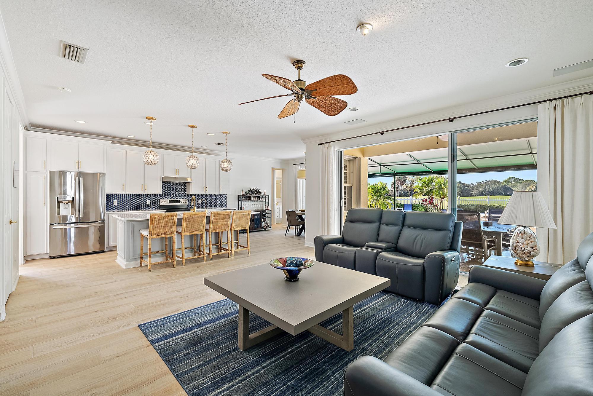 206 Barbados Drive Jupiter, FL 33458 - Photo 7 of 43 Living Room