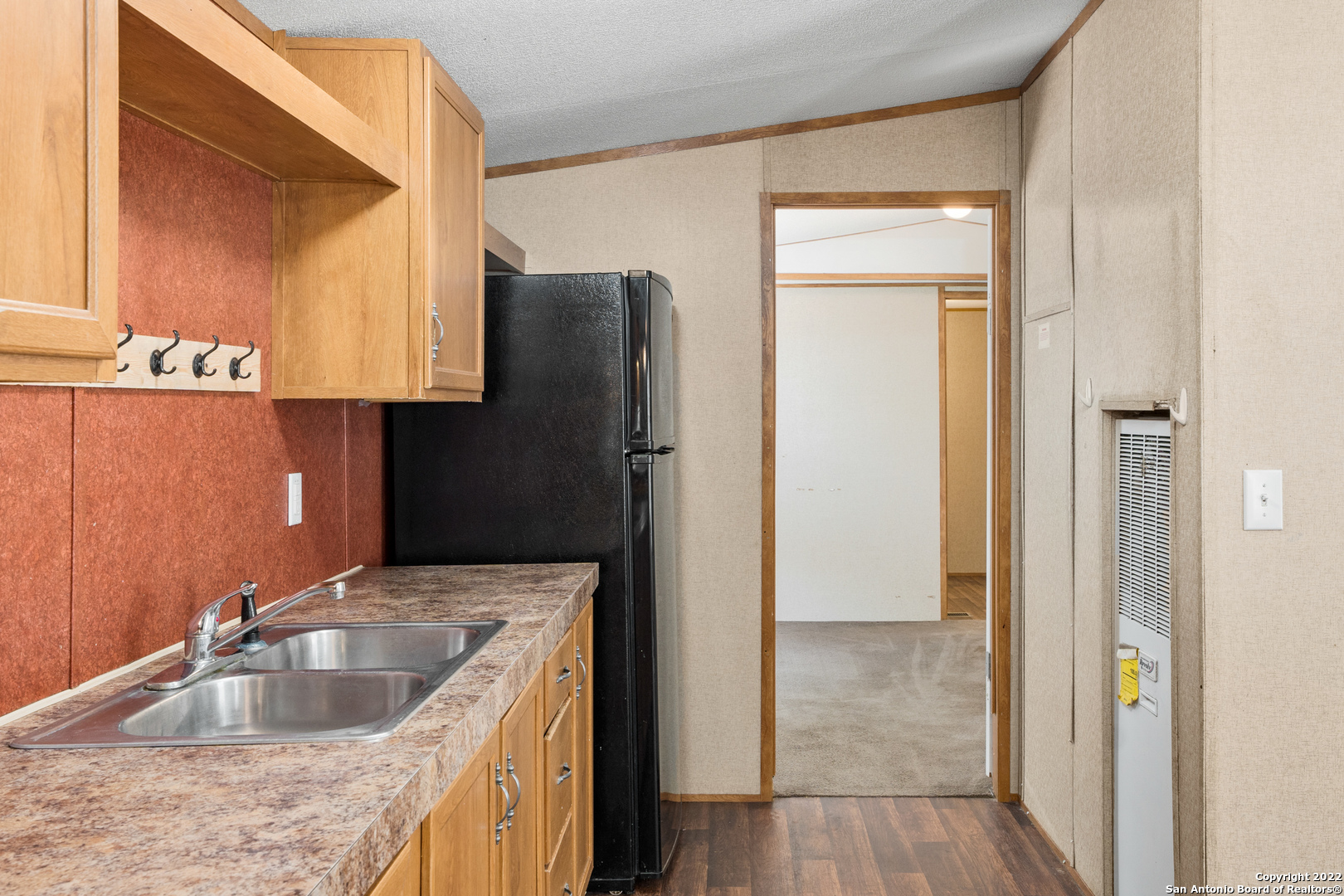 311 North Reed Street Pleasanton, TX 78064 - Photo 9 of 33