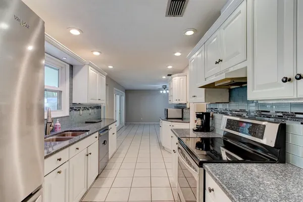 $369,900 | 897 Lindenwood Circle North, Ormond Beach, FL 32174