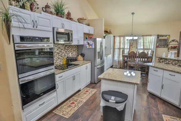 $465,000 | 440 County Road 2645, Moore, TX 78057