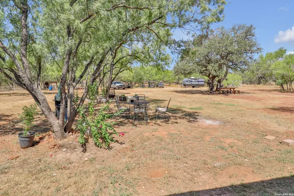$465,000 | 440 County Road 2645, Moore, TX 78057
